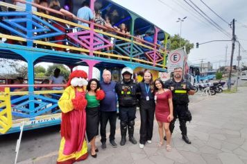 Foto - Carreta Alegria Balão Mágico