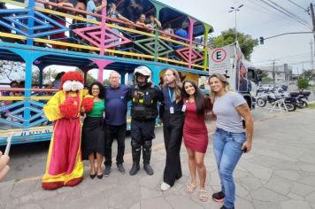 Foto - Carreta Alegria Balão Mágico