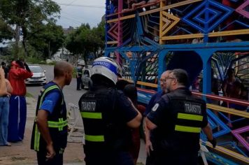 Foto - Carreta Alegria Balão Mágico