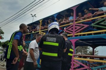 Foto - Carreta Alegria Balão Mágico